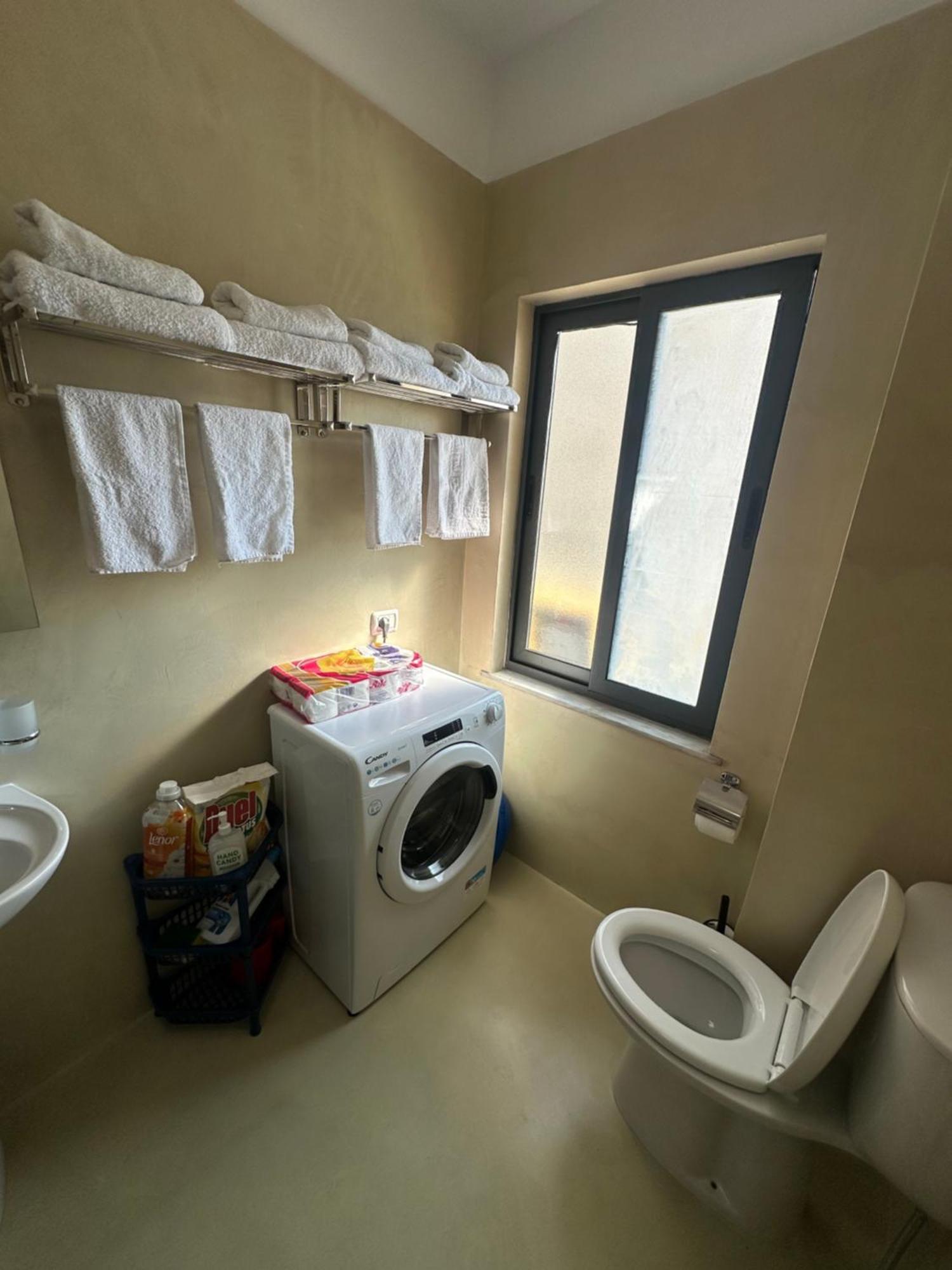 Amos City Center Apartment Tirana Exterior foto